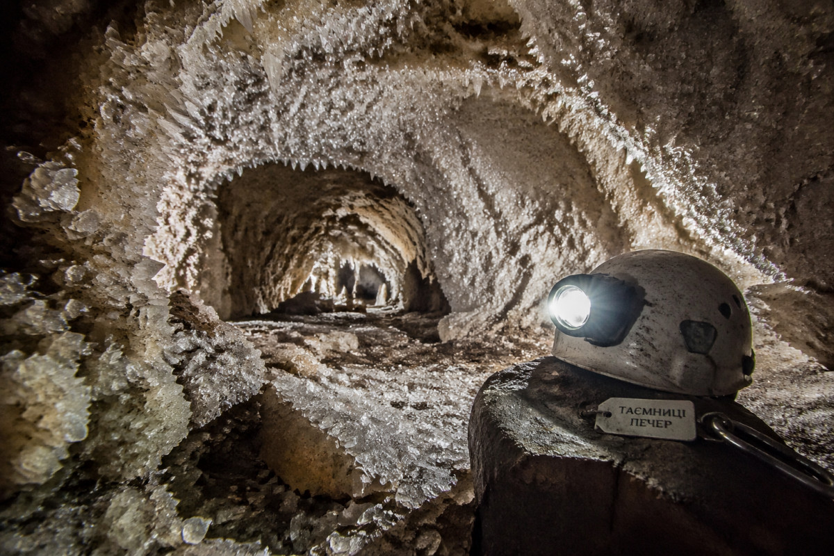 Печери України: таємниці підземних мандрів